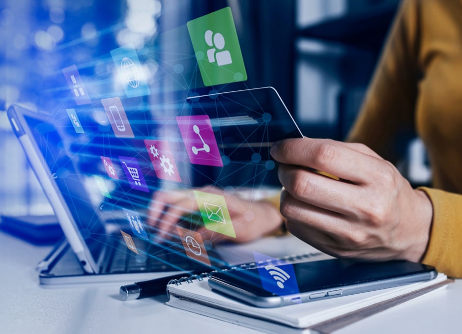 W4_Reference_story_Paytend_AdobeStock_455921965_DE_1600x680px-1